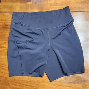 Lululemon High Rise Base Pace 6" Inseam Black Size 8 Excellent Used Condition
